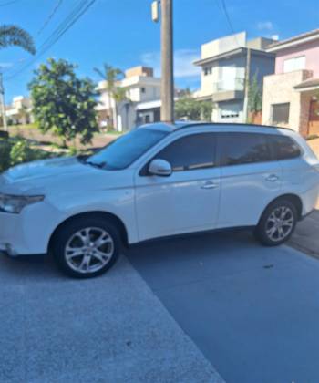 MITSUBISHI OUTLANDER 3.0 GT 4X4 V6 24V GASOLINA 4P AUTOMÁTICO
